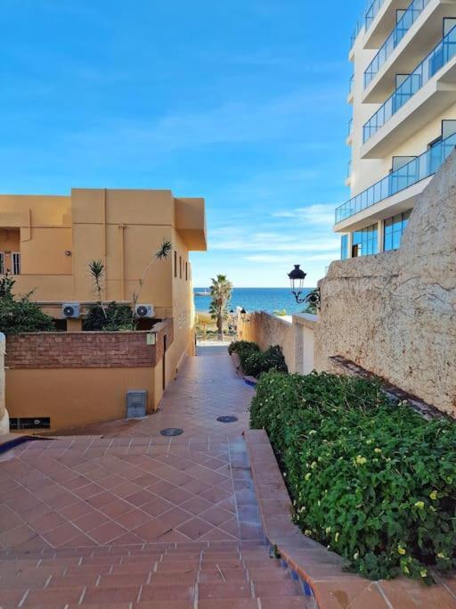 Encantador Duplex Para 6 A 1 Minuto De La Playa Бенальмадена Экстерьер фото