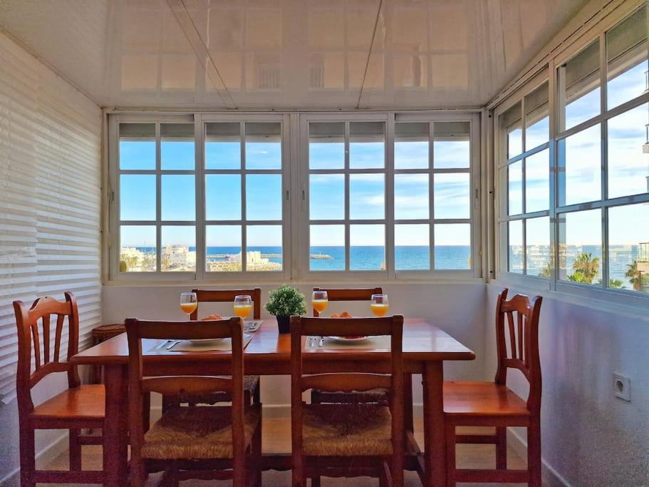 Encantador Duplex Para 6 A 1 Minuto De La Playa Бенальмадена Экстерьер фото