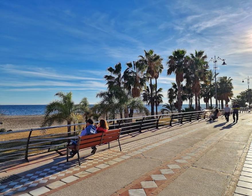 Encantador Duplex Para 6 A 1 Minuto De La Playa Бенальмадена Экстерьер фото